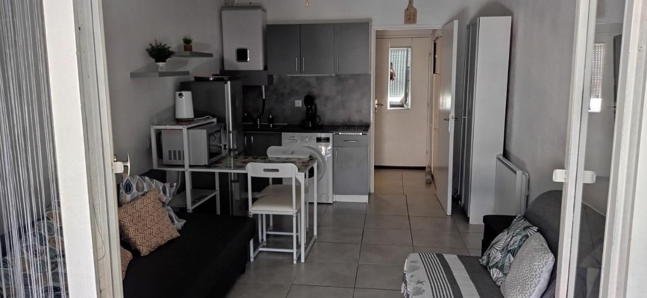 Sur Le Port, Studio Avec Vue Sur La Marina Apartman Gruissan Kültér fotó